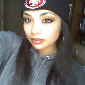 Meet your Posher, Crystal